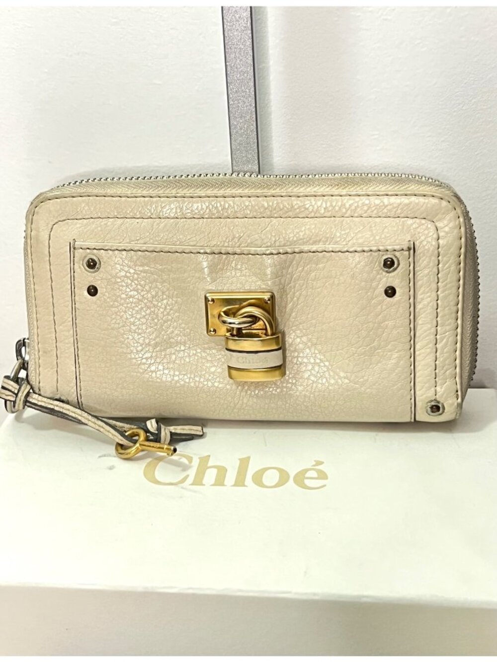 Chloé Paddington Off-White Leather Zip-Around Wallet With Gold Lock and Key